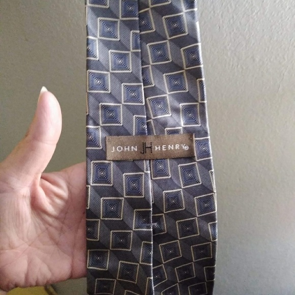Necktie - Picture 1 of 1